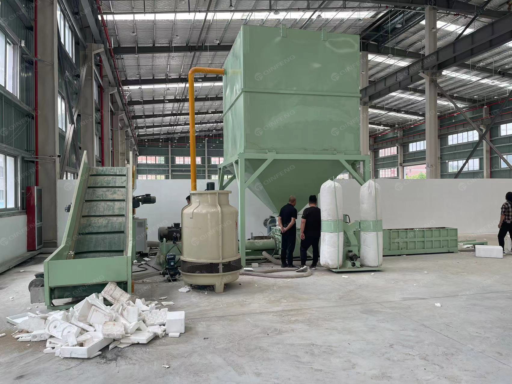 秦風(fēng)機(jī)械-----EPS廢料液壓壓縮機(jī):確保高效與安全