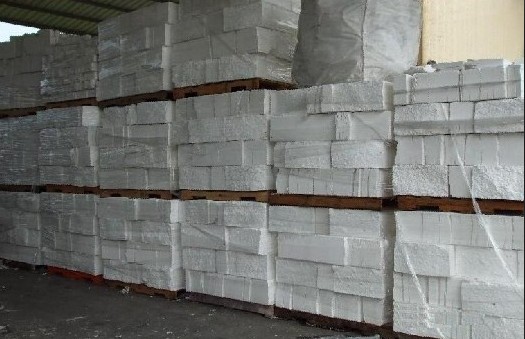 EPS冷壓機降低EPS污染和高廢物處理成本：秦風(fēng)EPS壓實機